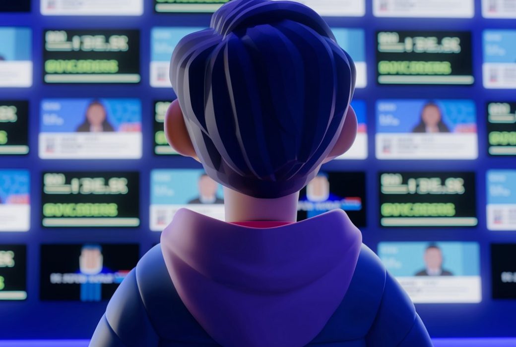 Monitoring-Person Junge Person im Playmobil-Design steht im dunklen Setting und schaut auf Monitor-Wand. Nur die Rückseite der Person sichtbar.